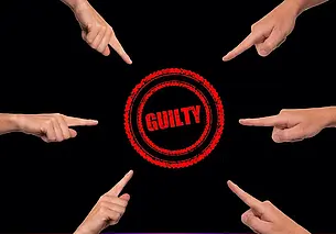 Как справиться с чувством вины за события в Украине? Комментирует психолог