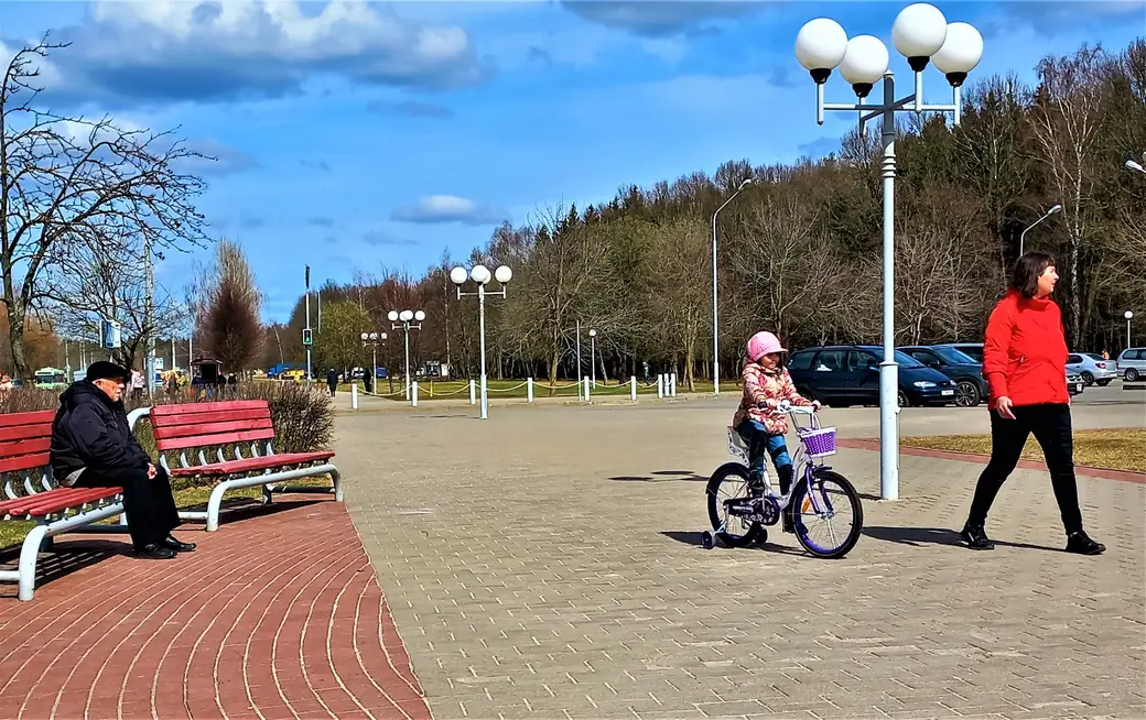 11.04.2022 г. Могилев, микрорайон «Восьмой кирпичный». Пусть всегда будет солнце!