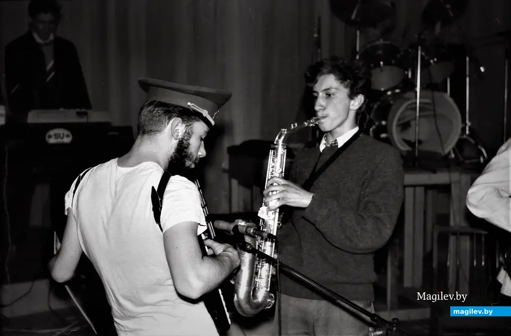 Рок-концерт. Могилев, 1990-е годы.