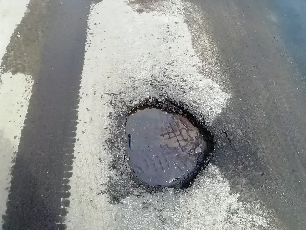 Состояние могилевских дорог. Бульвар Непокоренных. Фото сделано 11.04.2022