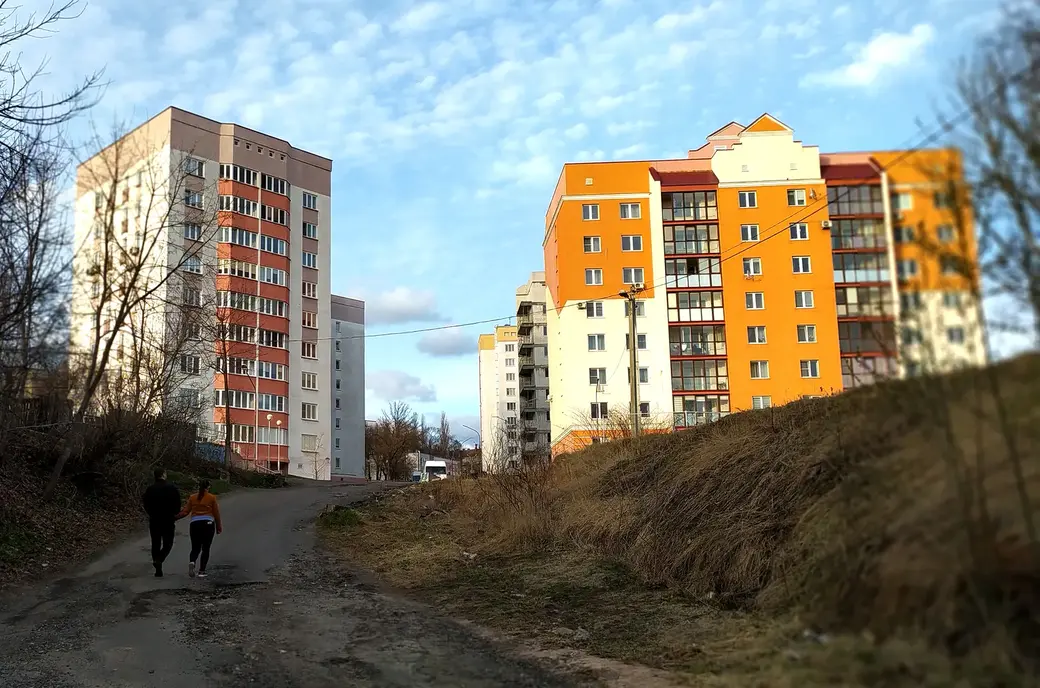 11.04.2022 Могилев. Спуск к Дубровенке от ТЦ «Панорама».