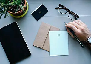 Директор частной компании платил водителям такси зарплату в «конвертах»