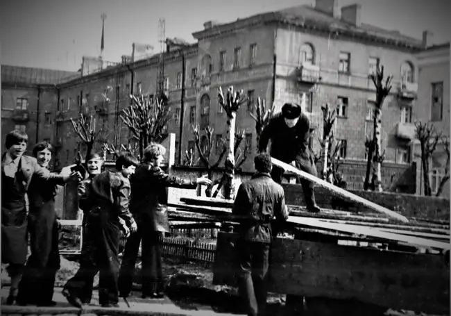 Воодушевлял и даже восхищал. Несколько ностальгических штрихов к празднику добровольного  труда
