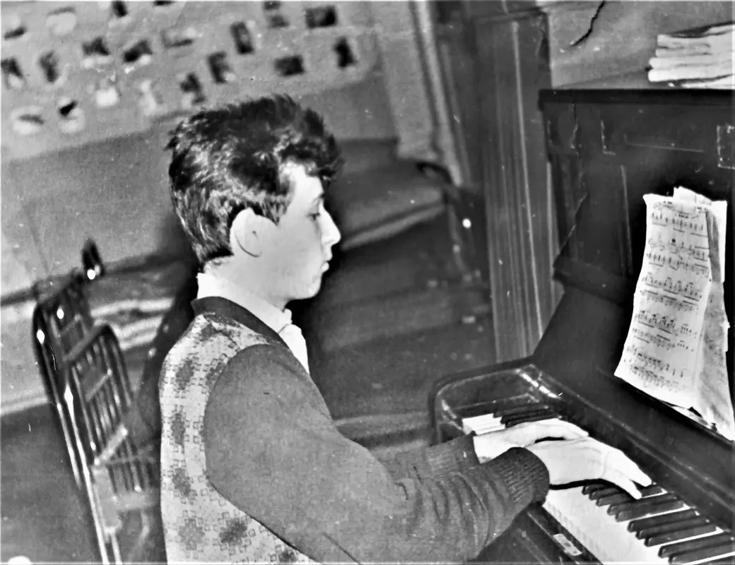 Володя Браиловский в музыкальных звуках слышал нечто большее, чем все остальные.