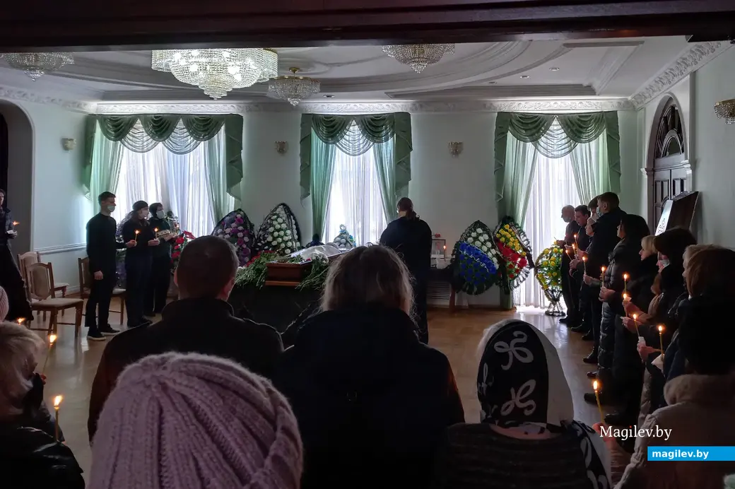 Прощание с Александром Лущенковым. Могилев, городской ЦКиД, февраль 2022 года.