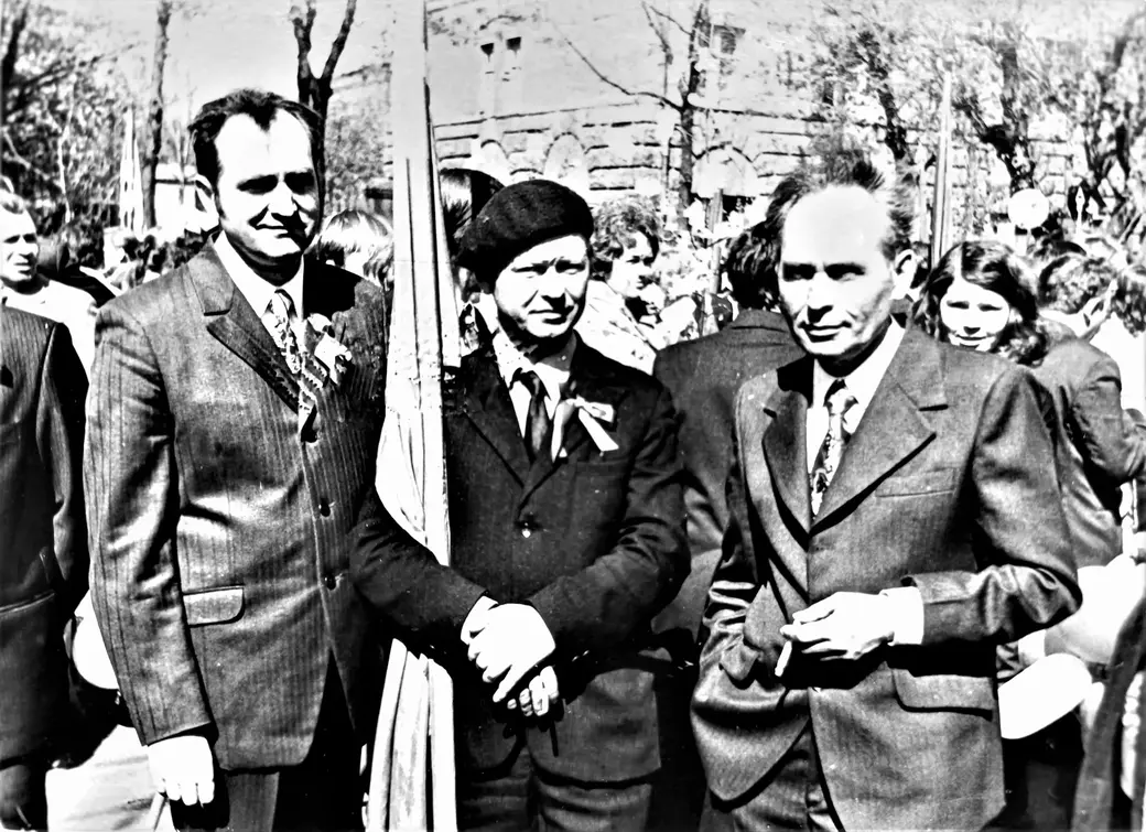 На улице Первомайской во время Первомайской демонстрации. Могилев, 1979 год.