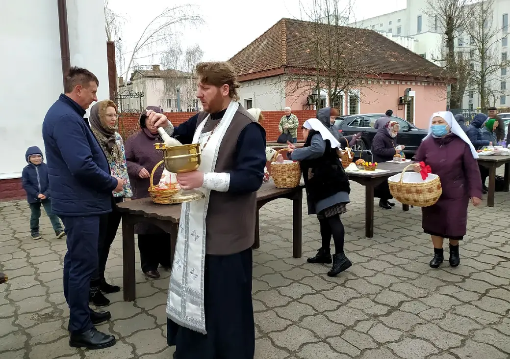 23.04.2022 г. Могилев, Собор Трех Святителей. Освящение пасхальной снеди