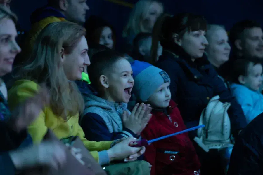 24.04.2022 г. Артисты цирка-шапито Sirius дают представление в Могилеве