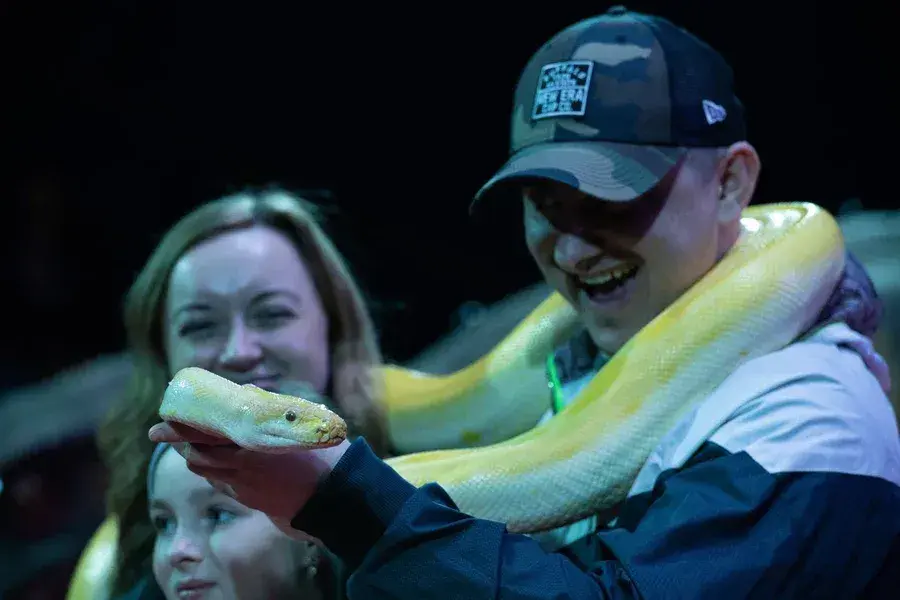 24.04.2022 г. Артисты цирка-шапито Sirius дают представление в Могилеве