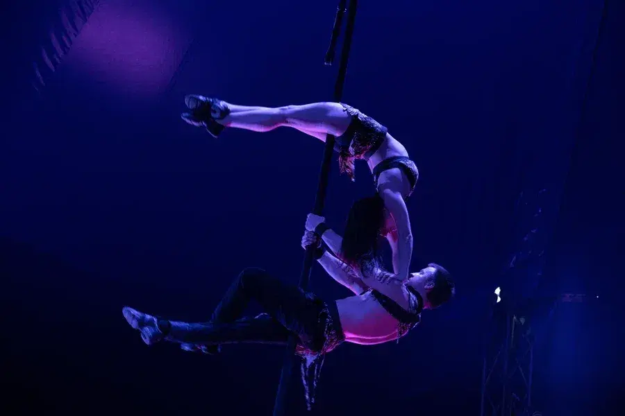 24.04.2022 г. Артисты цирка-шапито Sirius дают представление в Могилеве