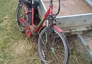 Автомобильный прицеп сбил велосипедистку. Женщина в больнице