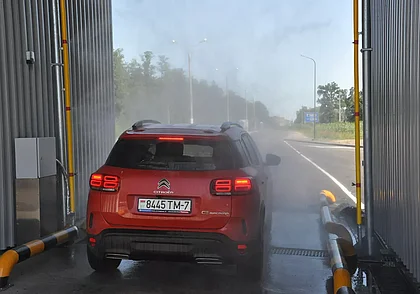 При въезде в Беларусь введена обязательная дезинфекция транспорта