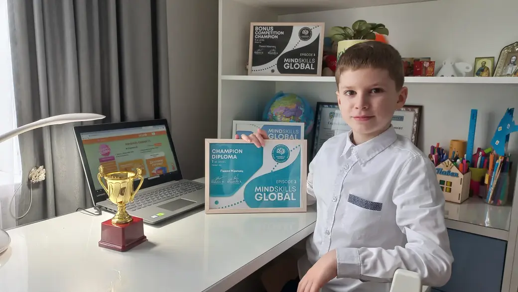 Павел Мамчиц с наградами