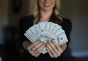 Могилевчанка продавала в интернете несуществующую одежду