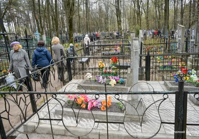 На Радуницу в Могилеве на некоторые кладбища можно будет заехать на автомобиле