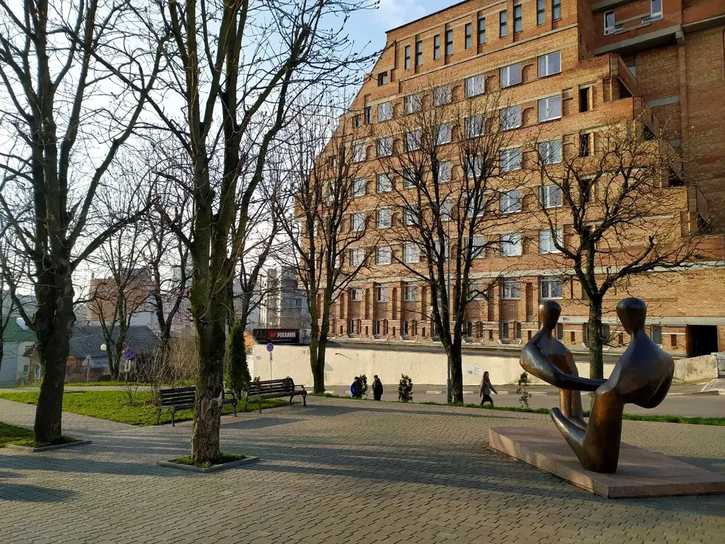 Улица Яцыно. Департамент государственной инспекции труда. Могилев, конец апреля 2022 г.