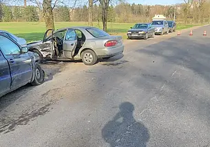 В Горках водитель не уступил дорогу и оказался в больнице