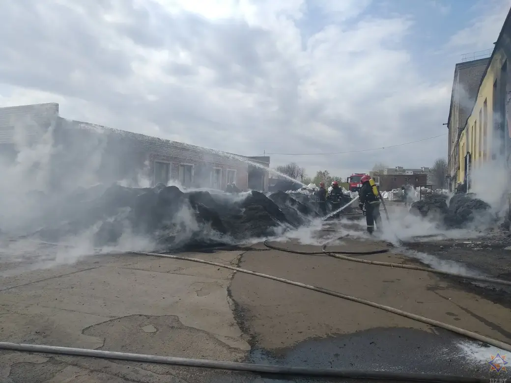 3 мая 2022 года в Могилеве горели отходы из резины на территории ООО «Донотон».