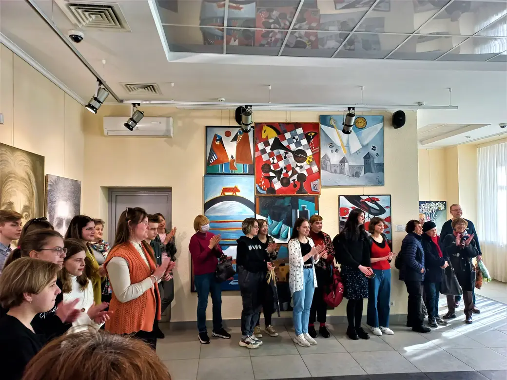 Арт-проект Ленины Сиваковой и Юрия Нестерука «Камунiкацыi». Выставочный зал музея истории Могилева, 5 мая 2022 года.