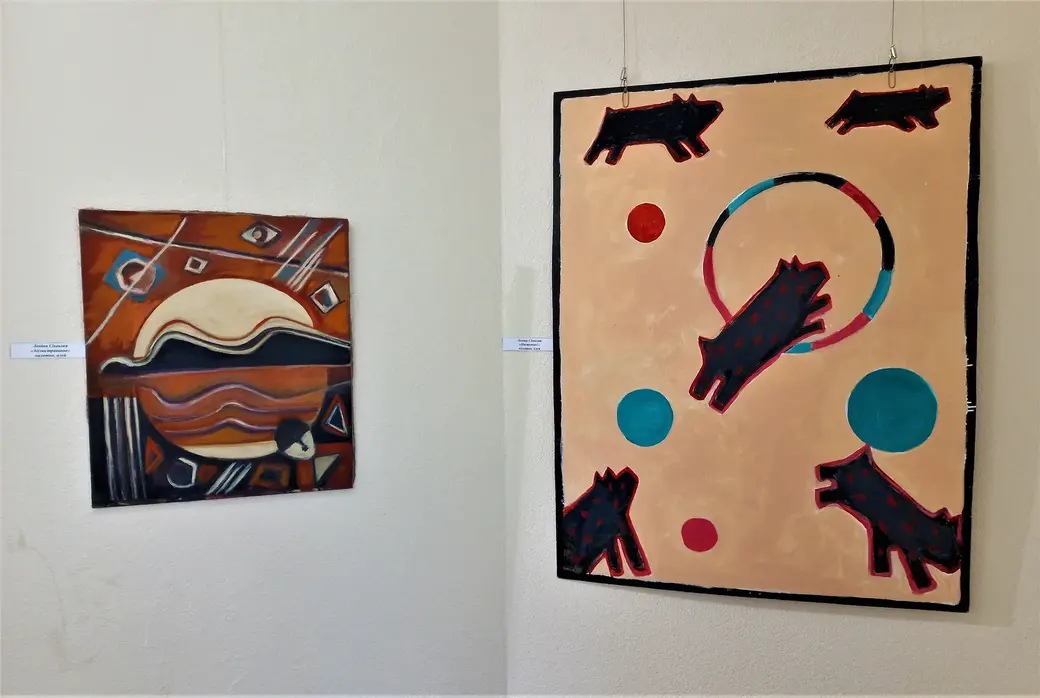 Арт-проект Ленины Сиваковой и Юрия Нестерука «Камунiкацыi». Выставочный зал музея истории Могилева, 5 мая 2022 года.