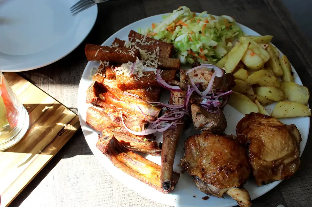 Главное блюдо сета. Третий фестиваль «Гастрофест». Ресторанно-гостиничный комплекс Level 11, Могилев, Буйничи, май 2022 года.