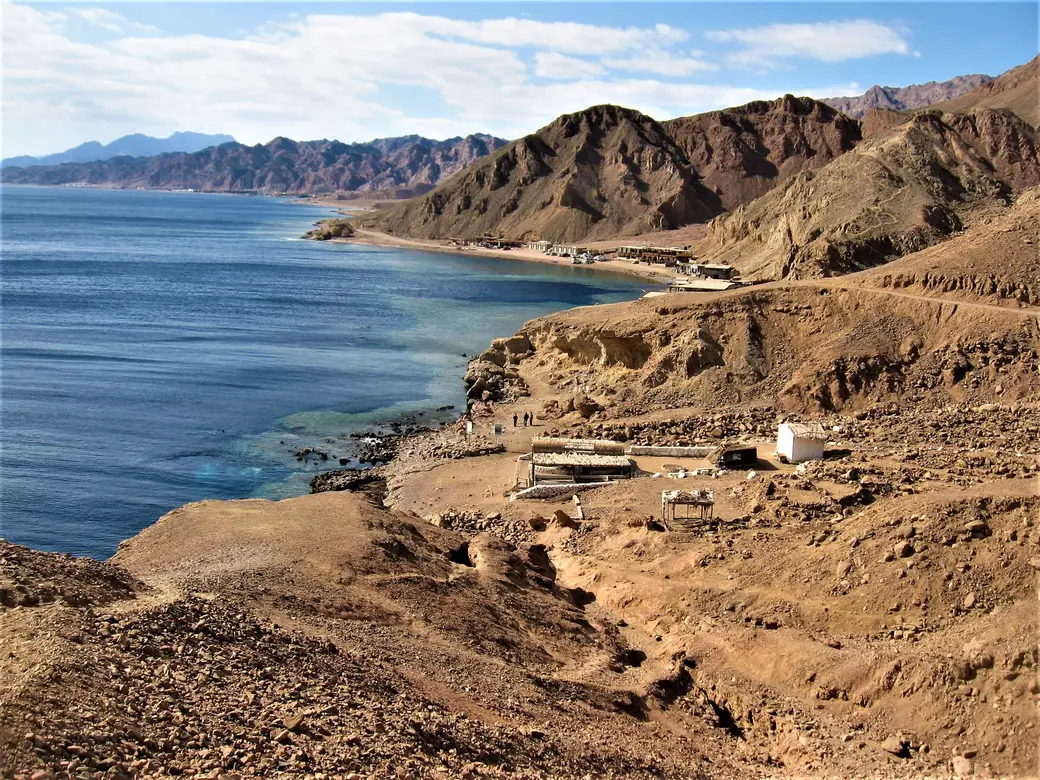 Вид на Блю Холл в сторону Дахаба.