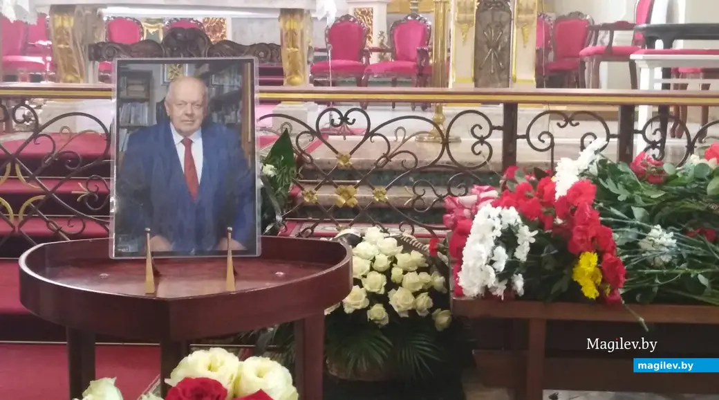 7 мая 2022 года. У Мінску развітваюцца са Станіславам Шушкевічам.