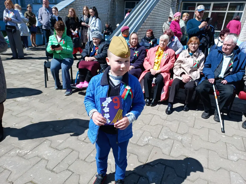 Могилев, площадка возле специального дома для ветеранов, престарелых и инвалидов, 9 мая 2022 года.