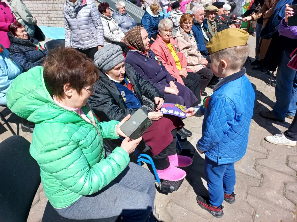 Могилев, площадка возле специального дома для ветеранов, престарелых и инвалидов, 9 мая 2022 года.