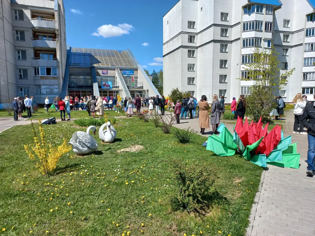 Могилев, площадка возле специального дома для ветеранов, престарелых и инвалидов, 9 мая 2022 года.