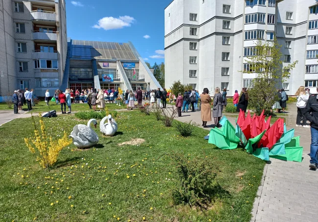 Неповторимая мелодия «Победного вальса» у могилевского Дома ветеранов