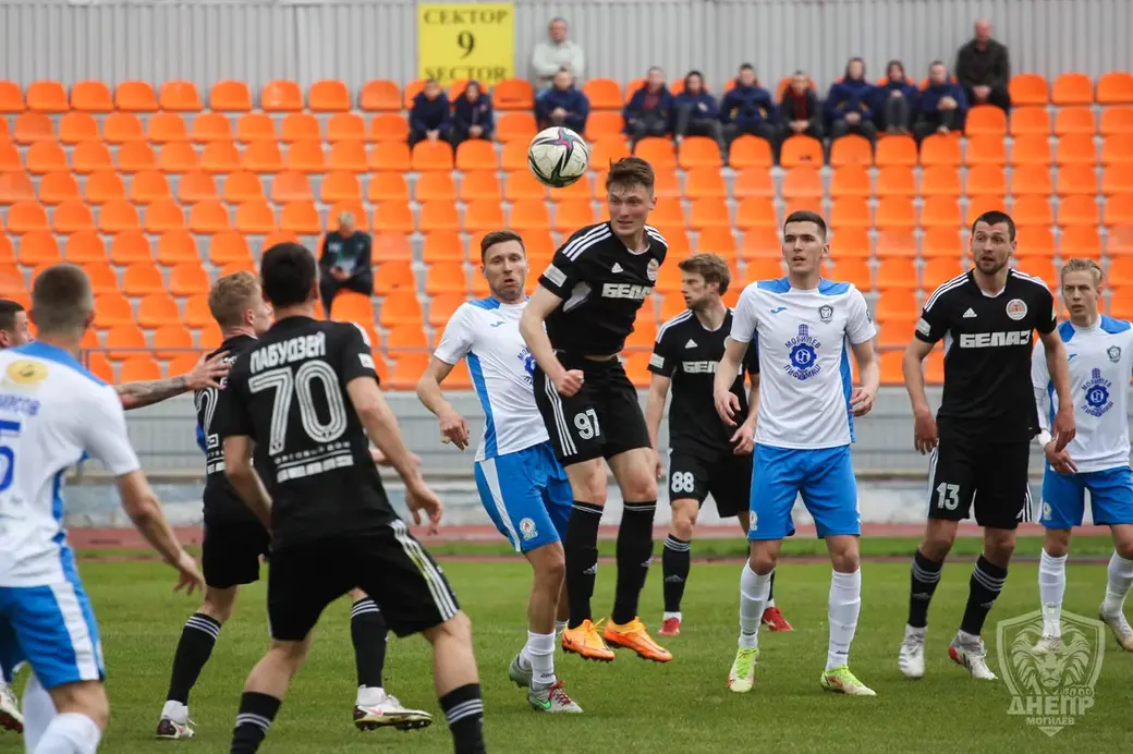 Футбол. Днепр - Торпедо-БелАЗ - 0:1. Могилев. Стадион Спартак. 7-й тур