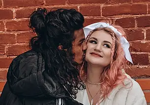 «Дети кричали вслед: «Нигер-нигер…» Как живется в Могилеве интернациональной паре