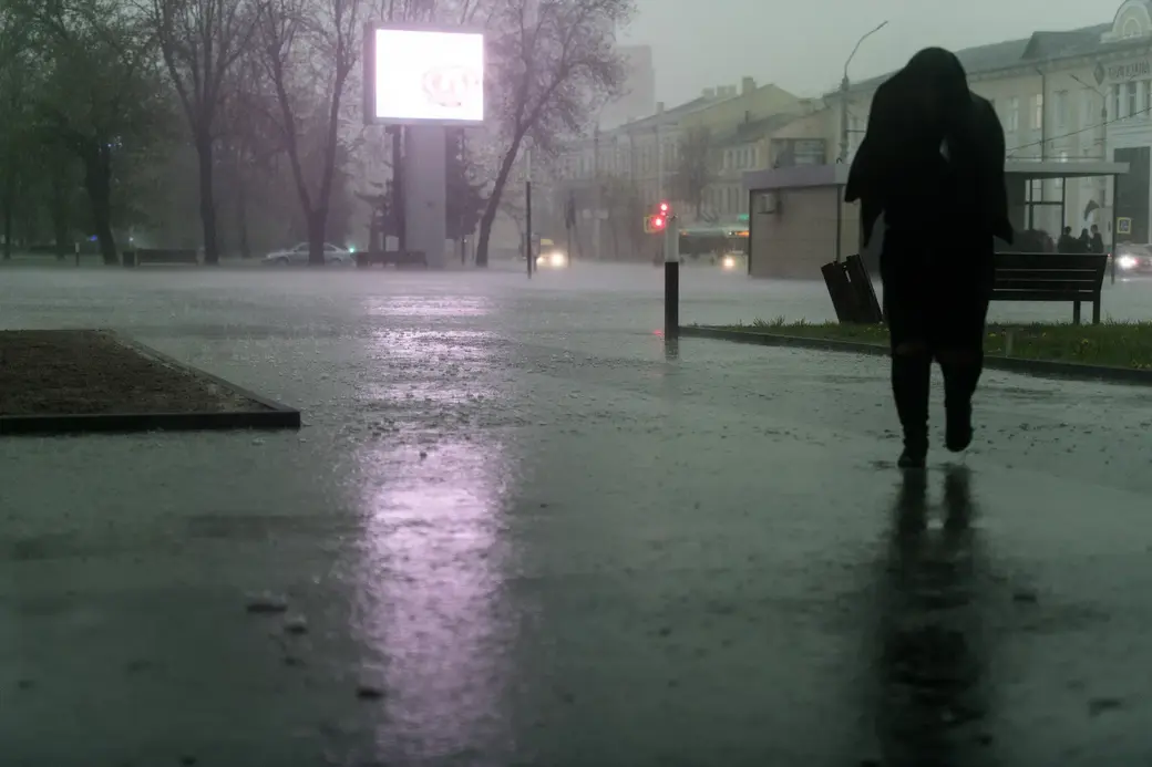 12.05.2022 г. Могилев, центр города, улица Первомайская. Во время бури