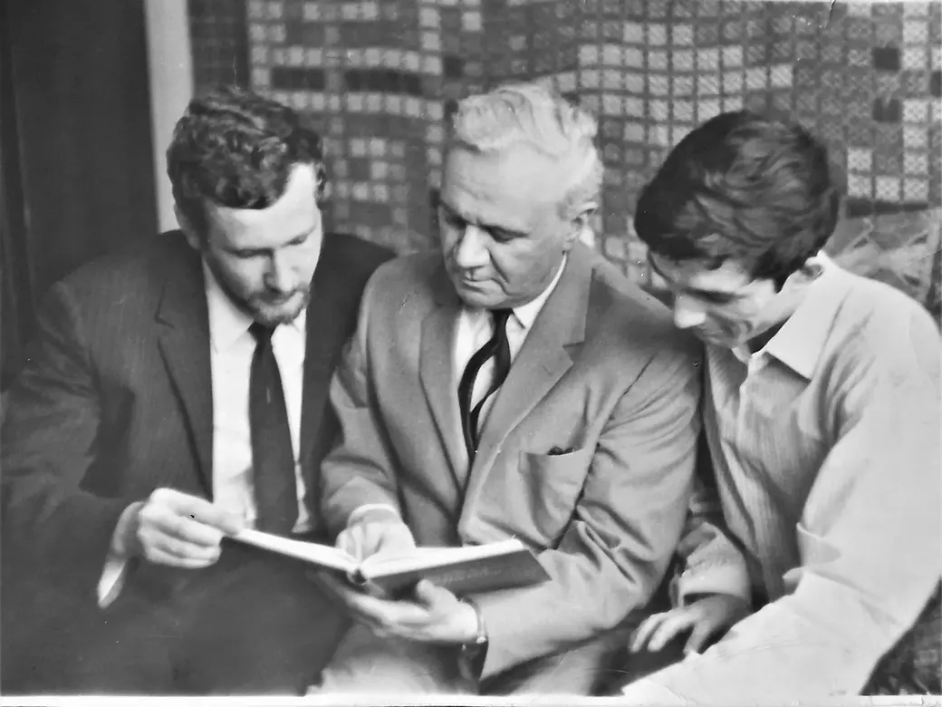 Владимир Браиловский (слева) всегда отличался прилежанием, начало 1970-х годов