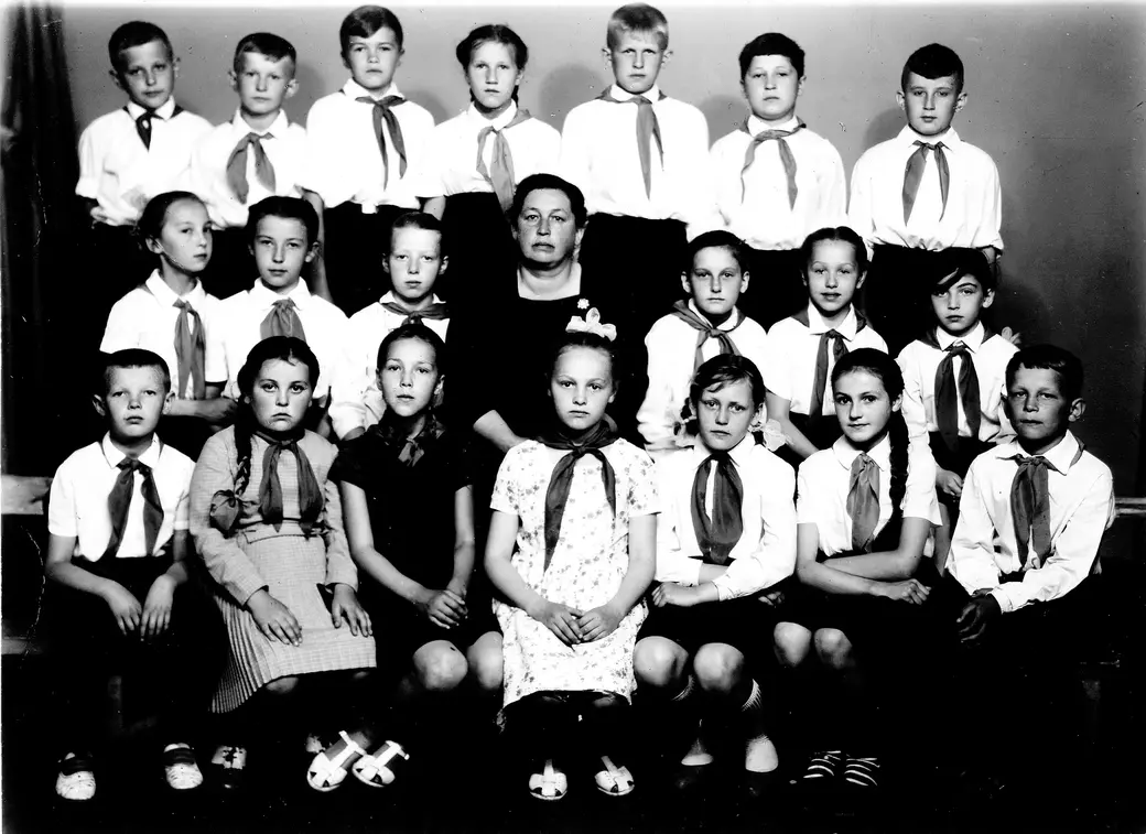 Настоящие пионеры — всем ребятам примеры. Бобруйск, школа №24, 1965 год.