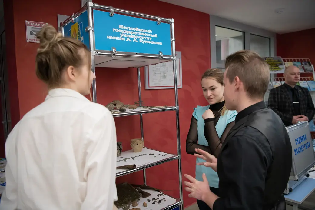 БРУ, Фестиваль науки. Выставка «Наука вчера и сегодня». Могилев, 19.05.2022 г.