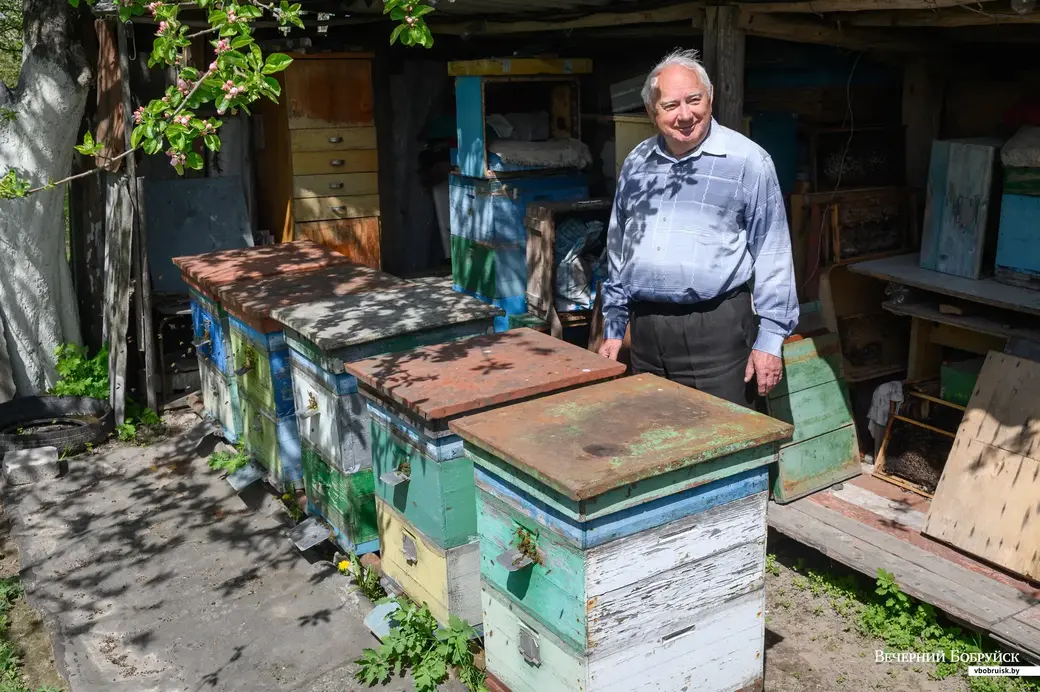 11.05.2022. Телушский сельский Совет. Евгений Михайлович и Валентина Александровна Демковы растят сад в деревне Телуша