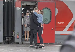 «Мы встречались четыре года, а сейчас он уезжает в другую страну