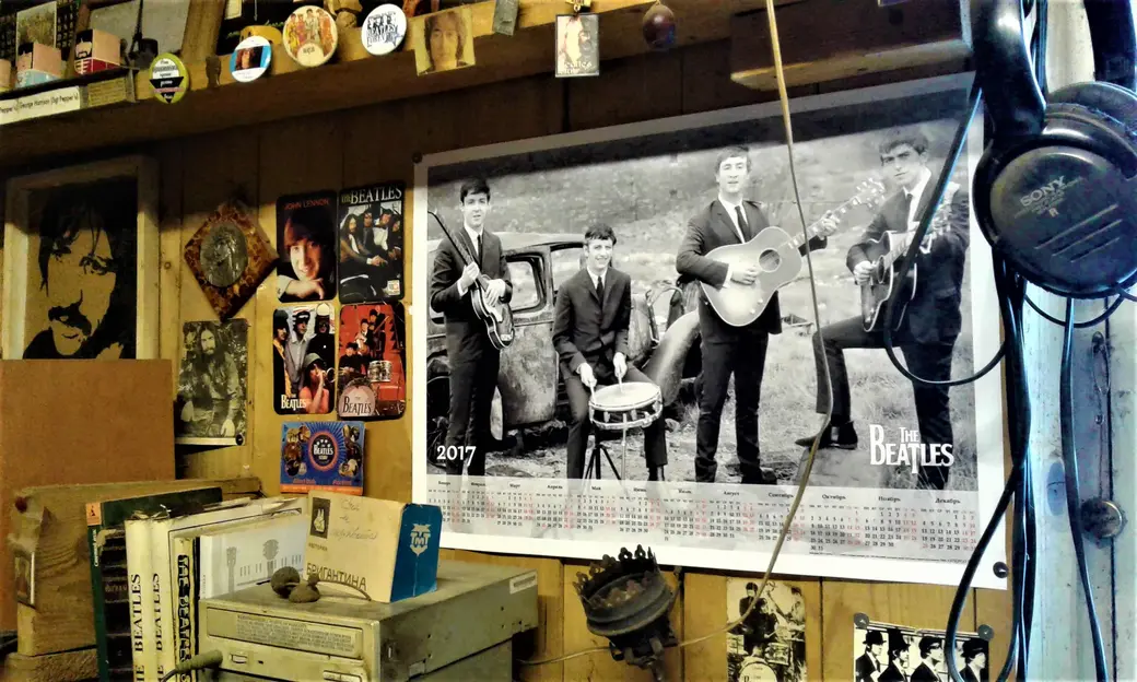 Фрагмент домашнего битловского музея Владимира Кутузова.