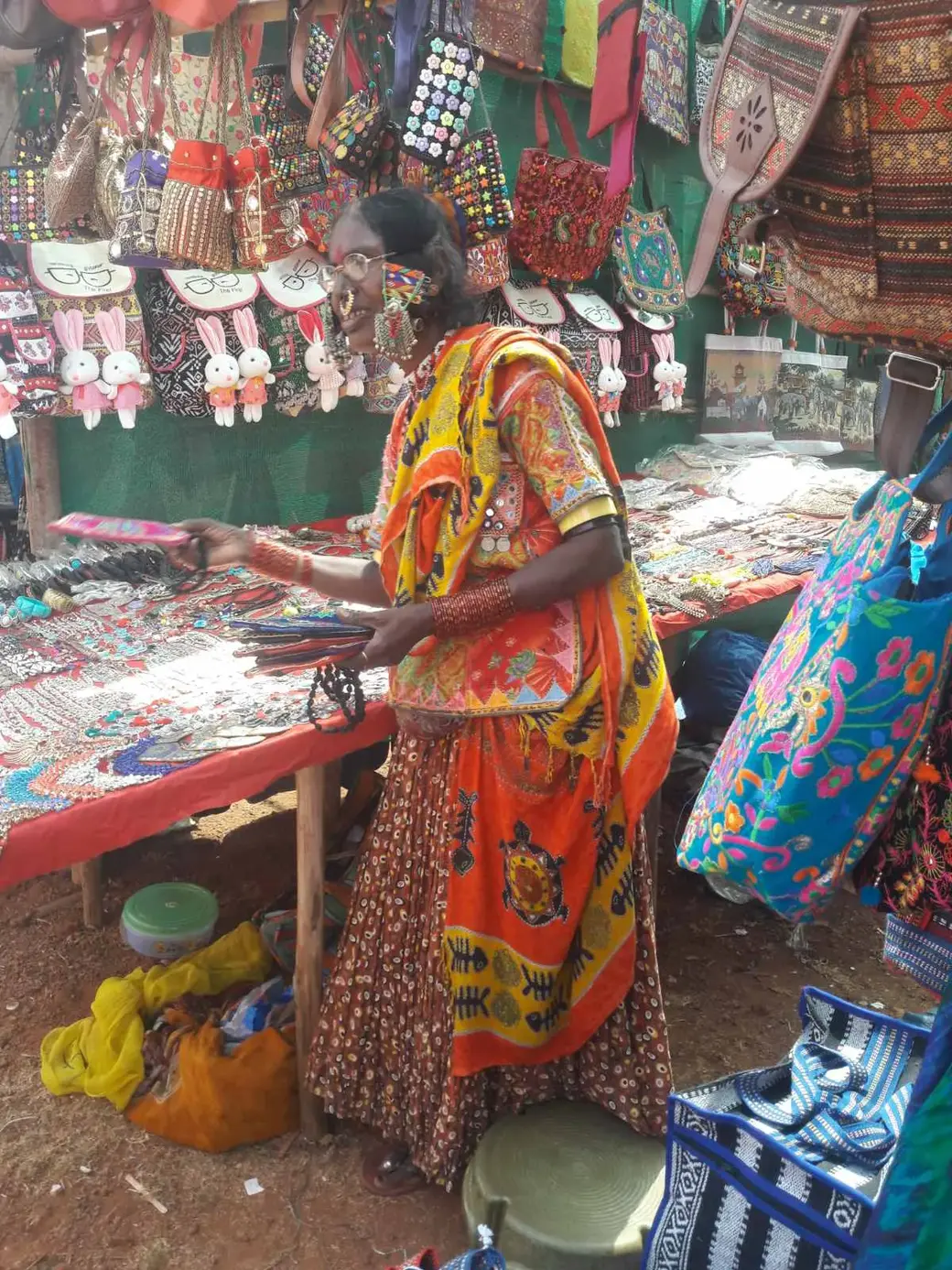 Колоритная местная жительница. Индия, 2019 год.