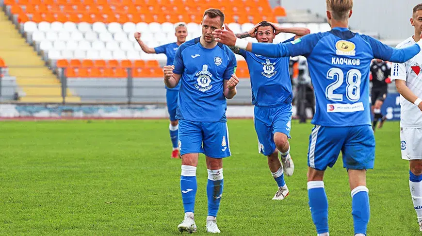 Матч Динамо Брест - ФК Днепр (Могилев). Лучший игрок 9 тура могилевчанин Артем Федянин. 2022, май. Артем справа на снимке