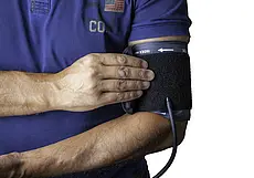 Ученые и медицинские специалисты призывают сменить подход к борьбе с вредными привычками и к продлению жизни
