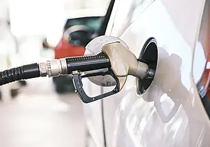 В последний день весны в Беларуси опять дорожает топливо