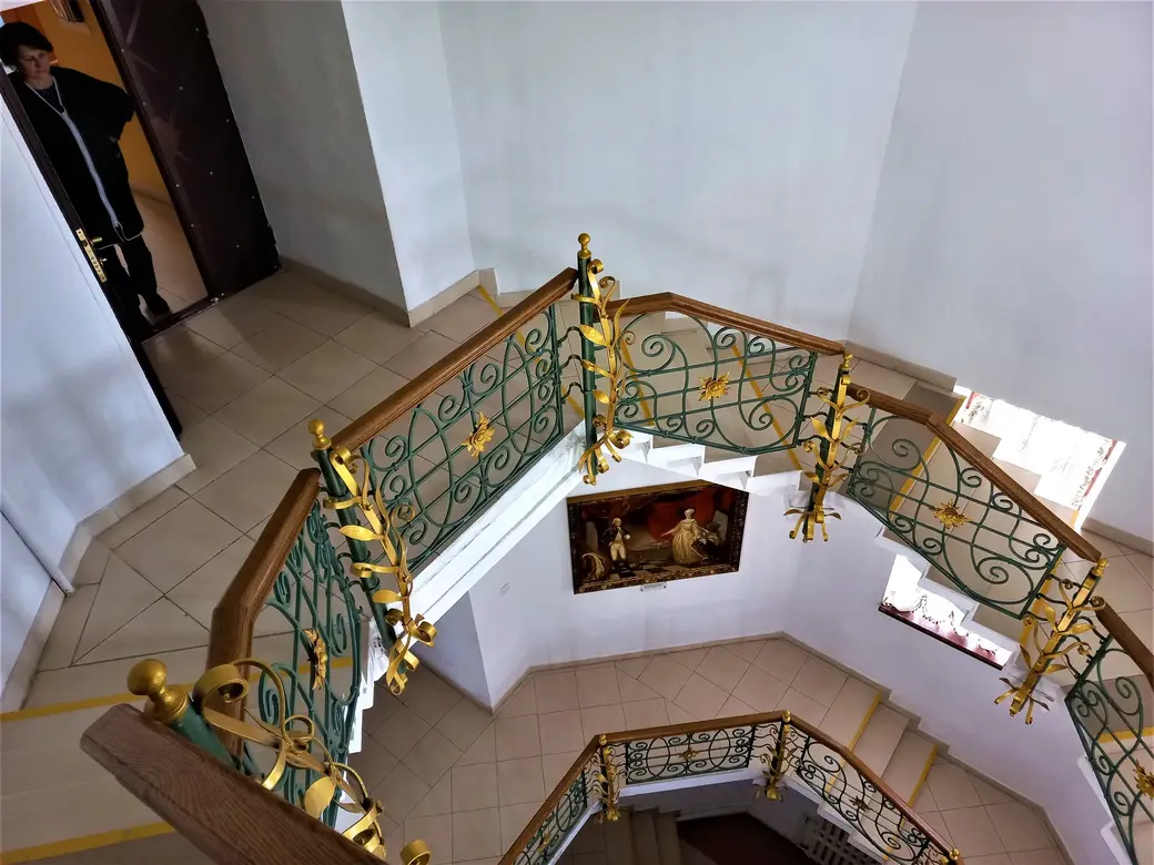 Арт-проект «Могилев глазами гостей». Путь на смотровую площадку Ратуши комфортен. 31.05.2022 года.