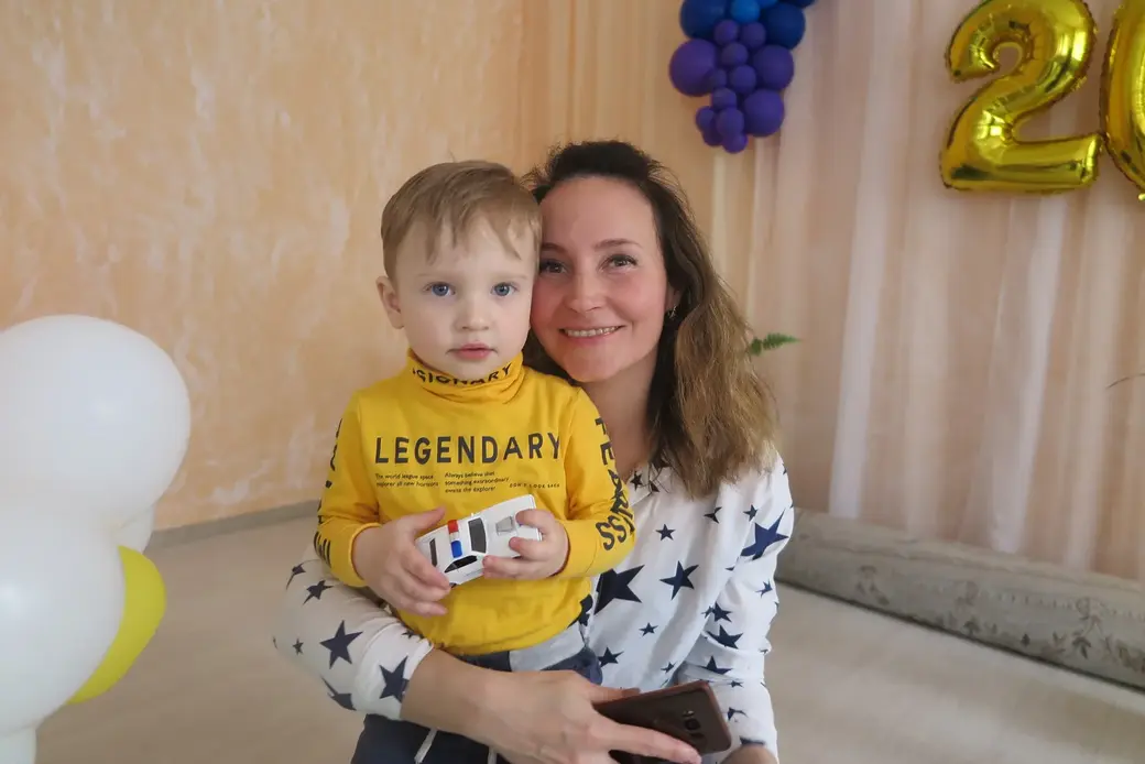 31.05.2022 г. Могилев, ясли-сад №46. А вот мальчишки пряниками меньше интересуются. Вот машинка - другое дело