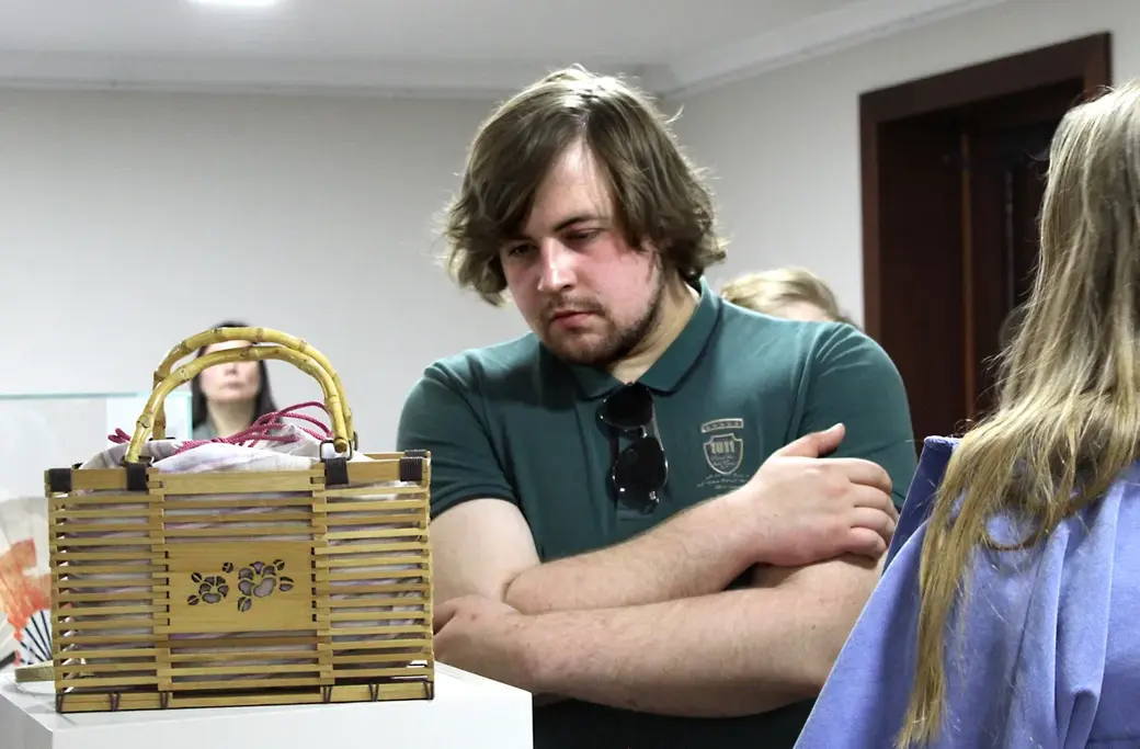 Выставка одежды и аксессуаров коллекции Анастасии Ковалевой. Музей Бялыницкого-Бирули. Могилев, июнь, 2022 год.