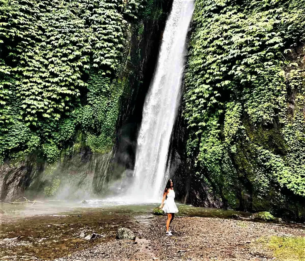 Индонезия, на острове Бали. Поездка на остров - не из дешевых, но такую красоту где еще увидишь?