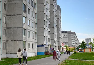 Кто имеет больше прав на квартиру родителей – сестра или брат? Знает нотариус
