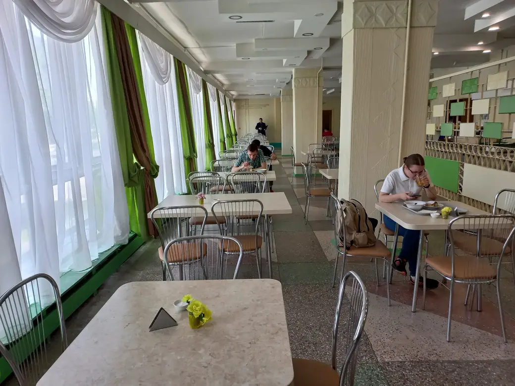 Столовая № 113, БРУ, Могилев. Интерьер столовой.